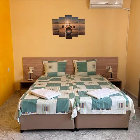 Nikolovi בית הארחה 2*